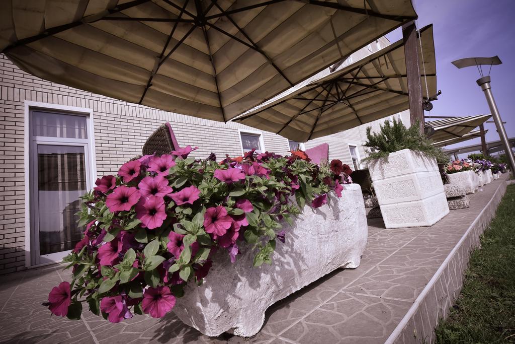 City Hotel Podgorica Exterior photo